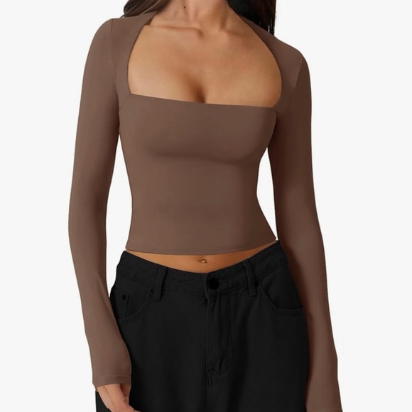 Tight square cut long sleeve top - Picture 3 of 3